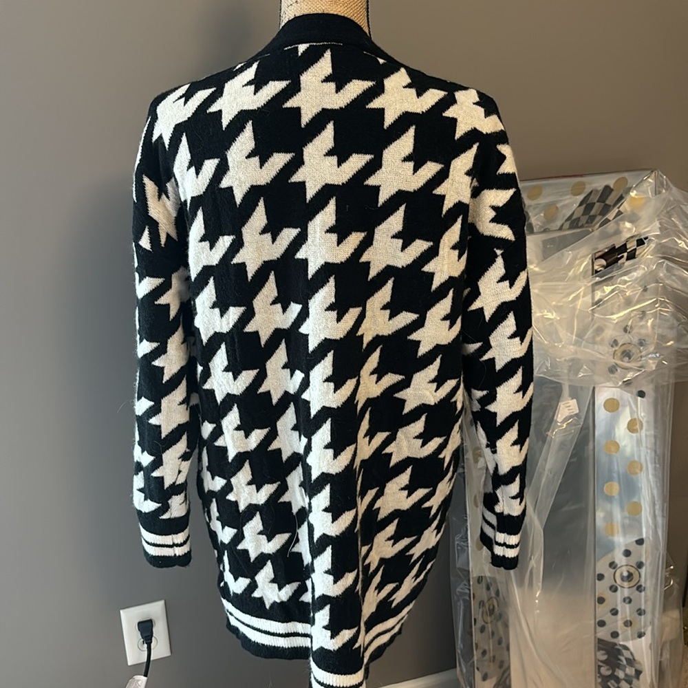 Cupshe Houndstooth Button-Front Longline Cardigan… - image 2